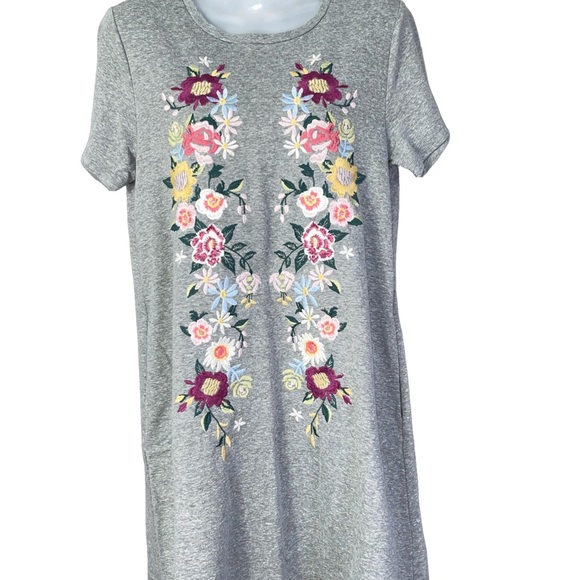 Umgee Dresses & Skirts - Umgee Gray Floral Embroidered Dress small